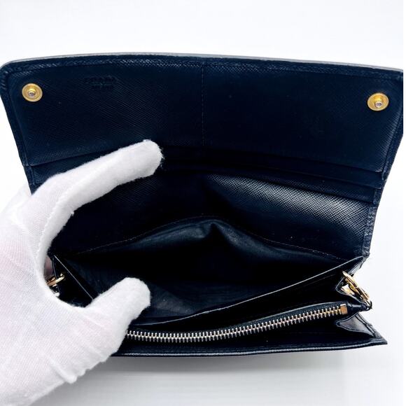 Authentic Prada Black Saffiano Bow Wallet - Picture 5 of 9